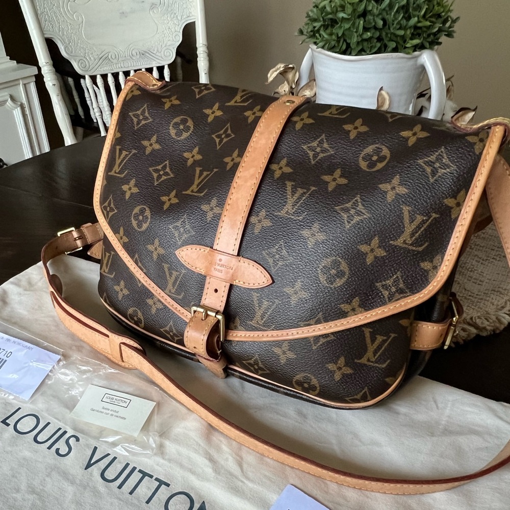 Louis Vuitton Saumur 30